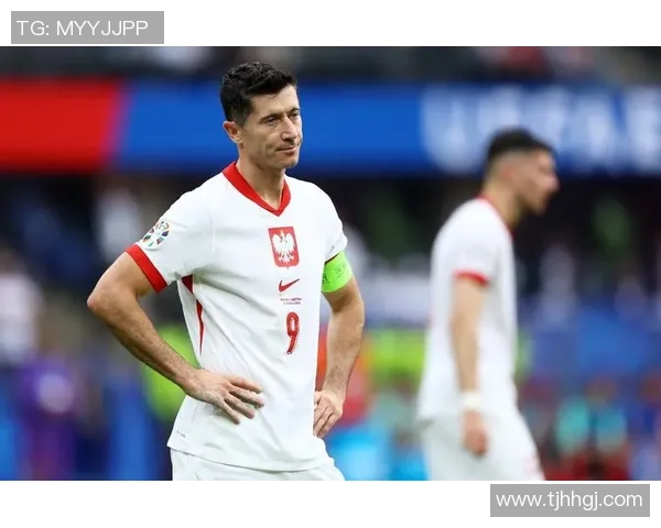 莱万的传奇之路：从波兰小镇到世界足球的巅峰之战